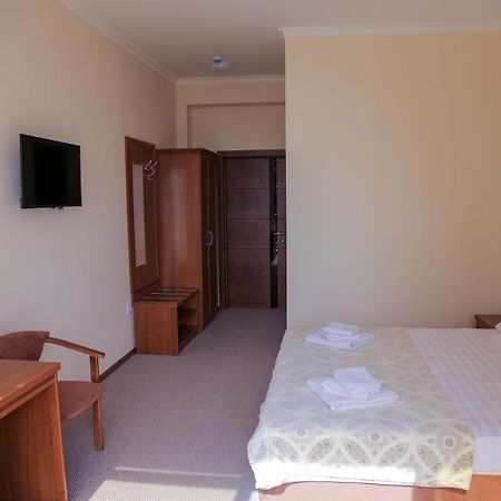 גגרה Hotel Bella מראה חיצוני תמונה