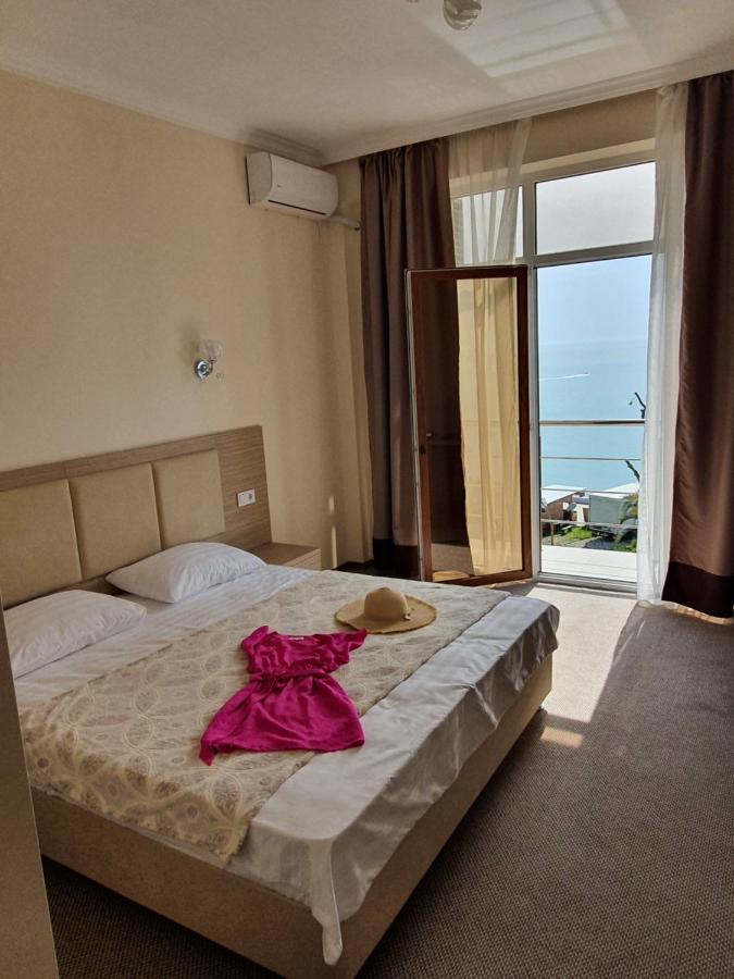 גגרה Hotel Bella מראה חיצוני תמונה
